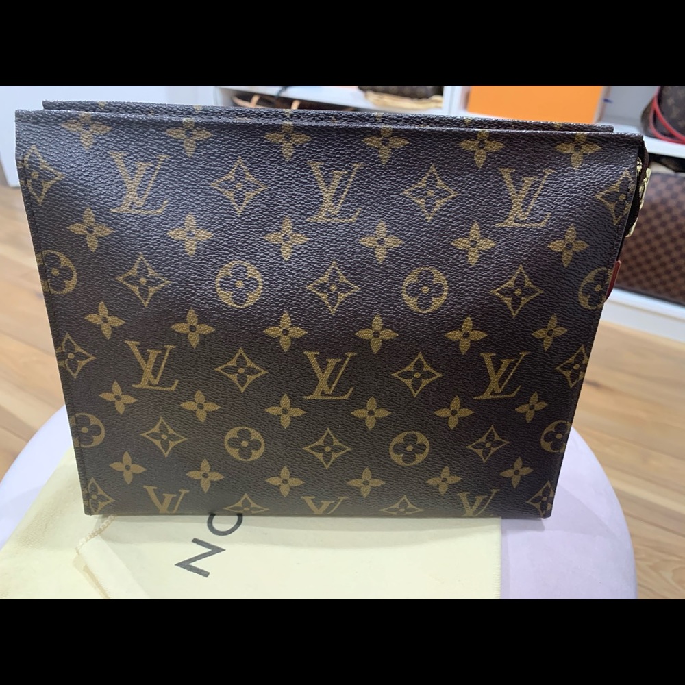 Authentic Louis Vuitton toiletry 26